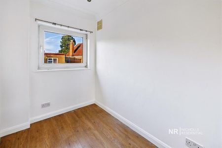 3 bedroom semi-detached house to rent - Photo 5