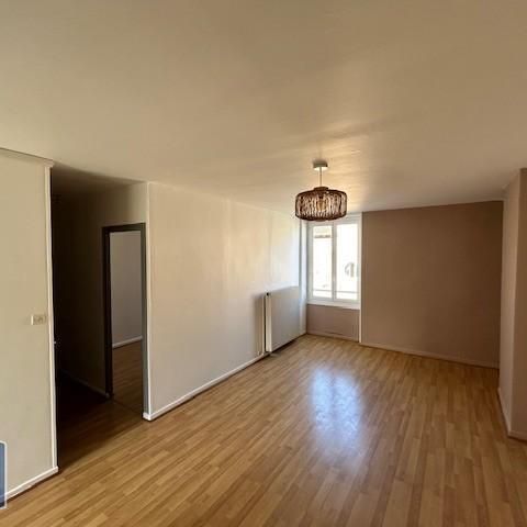 Location Appartement 2 pièces 44m² VILLEFRANCHE SUR SAONE 69400 - Photo 1