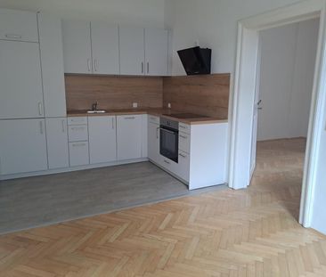 Urfahr Hauptstraße! Schöne 2 Zimmer-Wohnung mit Küche ohne Ablöse ! - Photo 1
