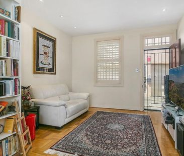 25 Woods Lane, Darlinghurst NSW 2010 - House For Rent | Domain - Photo 1