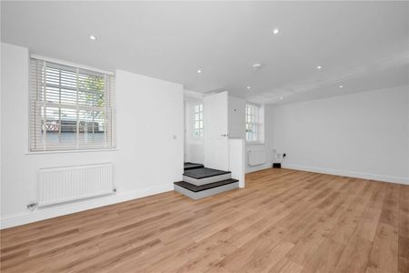 A recently refurbished four bedroom property in an ideal location. - Photo 4
