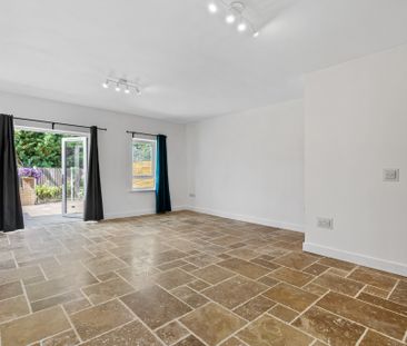 Beautifully Finished 4-Bedroom Semi-Detached Home to let Bidford-on... - Photo 1