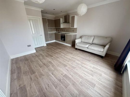 2 bedroom flat to rent - Photo 1