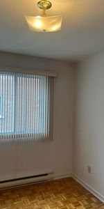 Logement 6 1/2 à louer Juillet/Aout - Photo 3