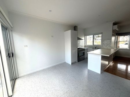 THREE BEDROOM FAMILY HOME - Photo 2