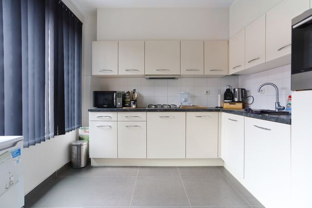 Instapklaar 2 slpk appartement met garage - Photo 1