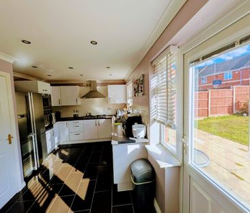 4 Bed Detached House, Chorley Way, CV6 - Photo 3