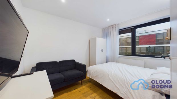 RM1 Eastmead | Farnborough | GU14 7SA - Photo 1