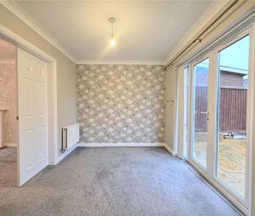 4 bedroom detached house to rent - Photo 2