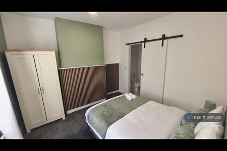 4 bedroom terraced house to rent - Photo 5