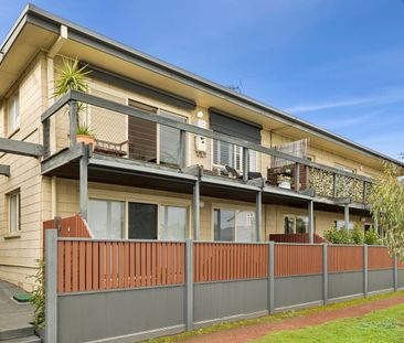 Conveniently Located - Photo 5