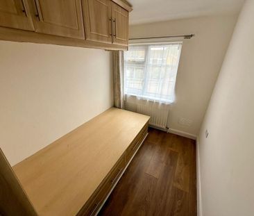 Farmlea Road, Portsmouth - Photo 1