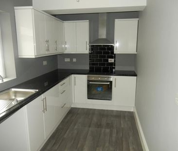 2 bedroom terraced house to rent - Photo 1