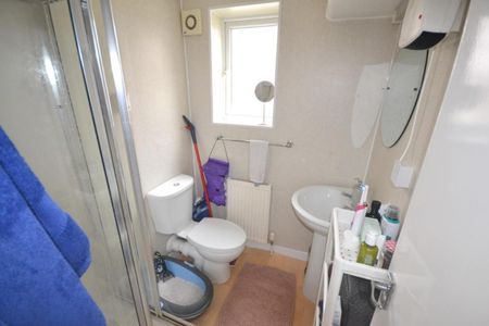 Studio Flat Tudor Street, Exeter, EX4 3BR - Photo 3