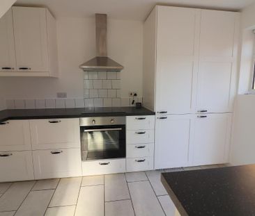 2 Bedroom Semi-Detached To Rent - Photo 4
