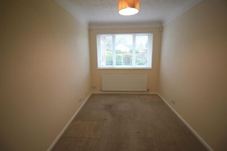 3 bedroom detached bungalow to rent - Photo 3