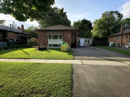 For Lease - 14 Charles Street, Brampton, Ontario - Photo 4