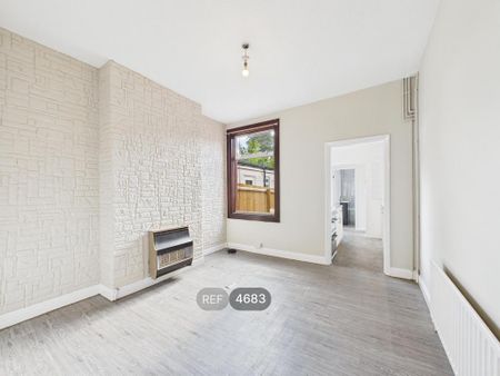 2 bedroom terraced house to rent - Photo 4