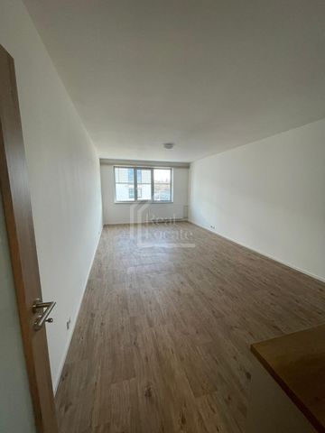 Apartment for rent, 1+KK - Studio, 33m - Photo 2