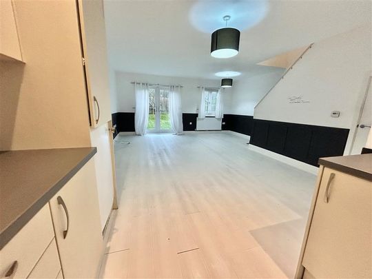 Farmlands Close - Photo 1