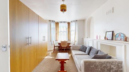 2 bedroom ground floor flat to rent - Photo 2