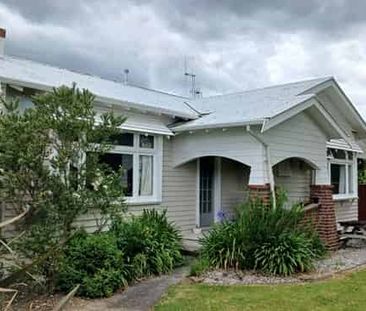 52 Manapouri Crescent - Photo 2