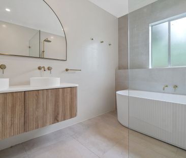 RENOVATED, FOUR BEDROOM HOME WITH OVERSIZED BACKYARD - Photo 4