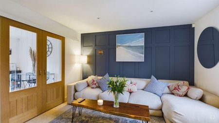 3 bedroom terraced house to rent - Photo 3