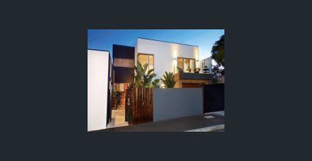 FAMILY HOME - THREE BEDROOMS - SPACIOUS MASTER UPSTAIRS WITH ENSUITE, BALCONY AND LIVING AREA - Photo 5