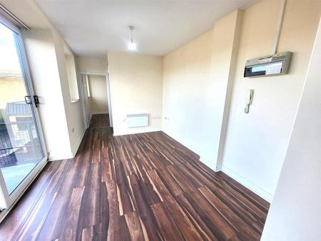 1 bedroom apartment to rent - Photo 2
