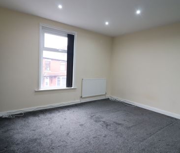 3 Bedroom Mid Terraced House To Rent - Photo 5