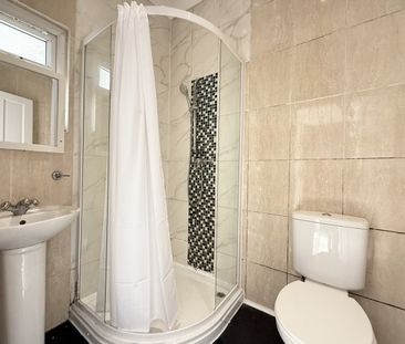 1 Bed Flat, Lewisham High Street, SE13 - Photo 4