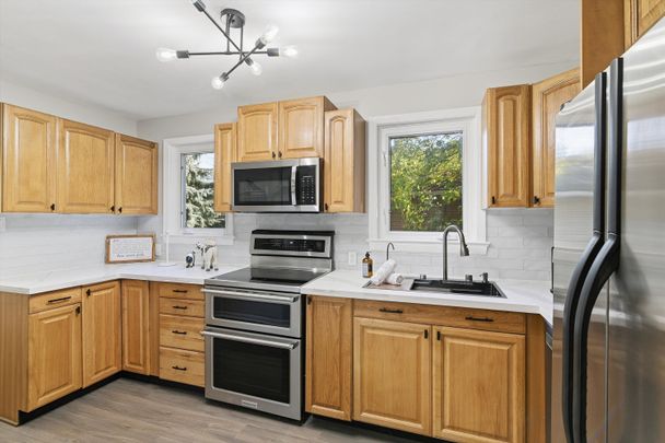 For Lease - 10 Roosevelt Avenue, Ajax, Ontario - Photo 1