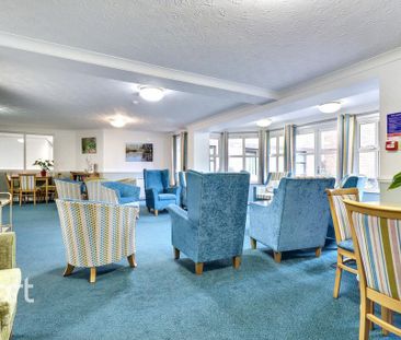 1 bedroom retirement property to rent - Photo 3