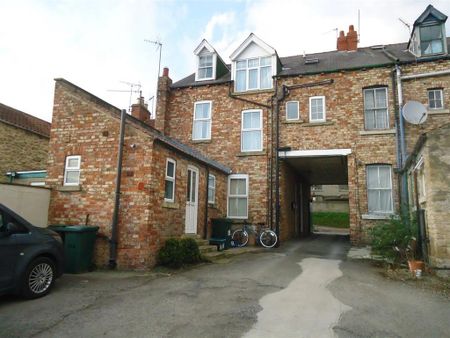 2 bedroom semi-detached house to rent - Photo 4