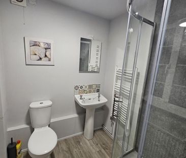 1 bedroom in a house share to rent - Photo 5