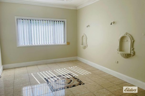 Mordenised Family Home in Bankstown with freshly painted - Photo 1