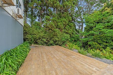 Extraordinary East Coast Rd Home - Photo 4