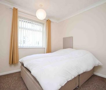 2 bedroom semi-detached bungalow to rent - Photo 6