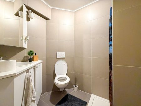 Ruim en lichtrijk 2-slpk appartement, Lichtervelde - Photo 2