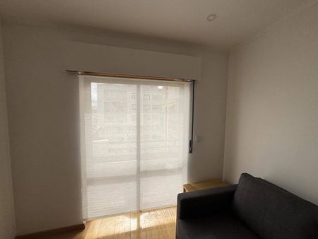 Almada, Cova da Piedade, Pragal e Cacilhas - Photo 3