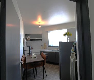 Ideaal gelegen ruim en lichtrijk 2 slaapkamer appartement in het ce... - Photo 2