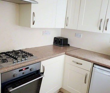 4 bedroom terraced house to rent - Photo 5