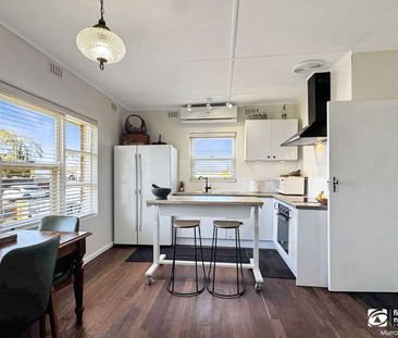 Central Living with Comfort and Space - Photo 4