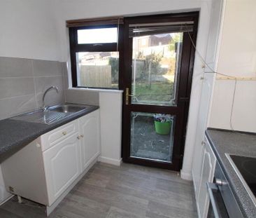 46 Queens Avenue, Newtownabbey, BT36 5HU - Photo 5