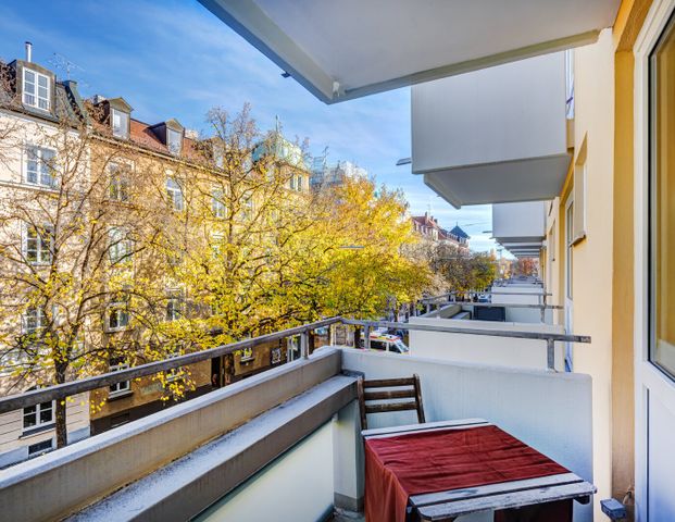 Rotkreuzplatz: colorful apartment with balcony - Photo 1