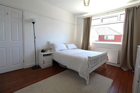 3 bedroom semi-detached house to rent - Photo 5