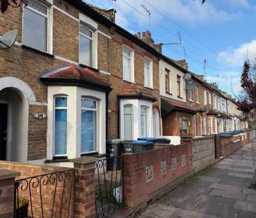 2 Bedroom House - Terraced To Let - Photo 3