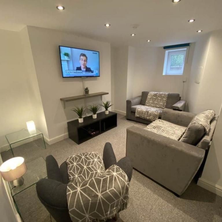 1 bedroom in a house share to rent - Photo 1