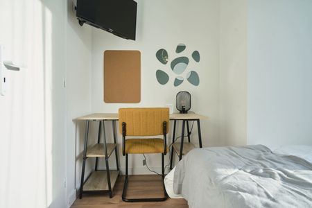 GAMBETTA K Roommate 6 Bedrooms at Reims - Photo 5